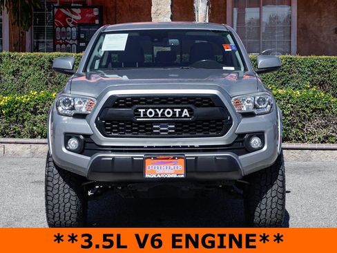 Used 2018 Toyota Tacoma SR5 image 3