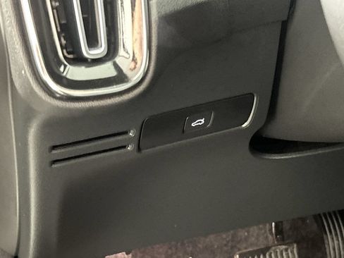 Used 2023 Volvo XC40 Recharge Plus AWD/4WD image 13