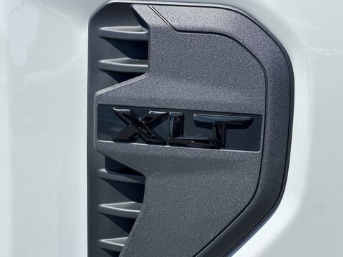 New 2026 Ford Ranger XLT w/ Black Appearance Package RWD image 24