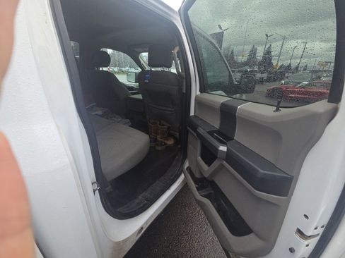 Used 2016 Ford F150 XLT w/ Trailer Tow Package image 4