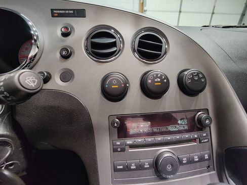 Used 2007 Pontiac Solstice Convertible w/ Premium Package image 32