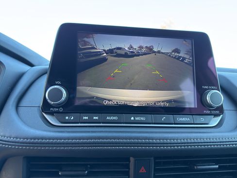 Used 2024 Nissan Rogue S image 18