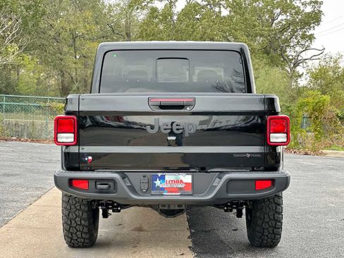 New 2026 Jeep Gladiator Sport image 14