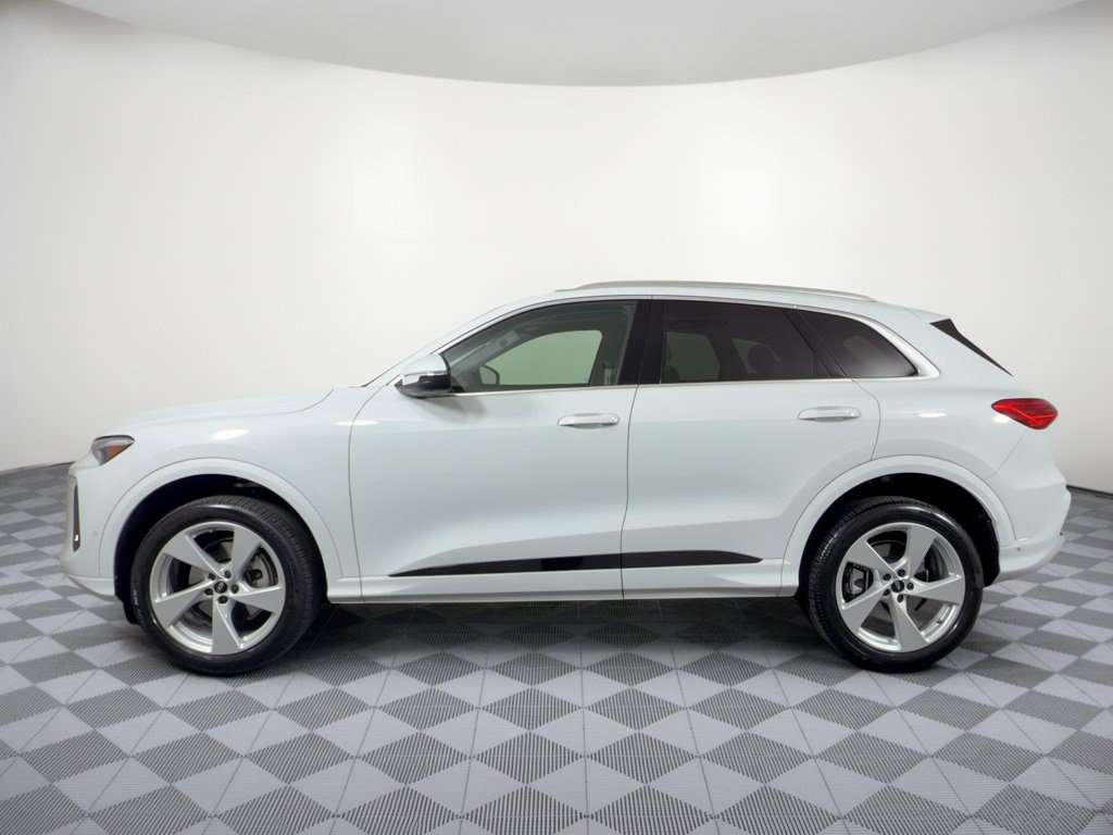 Used 2026 Audi Q5 Premium Plus AWD/4WD image 2
