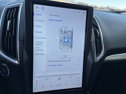 Used 2022 Ford Edge Titanium image 38