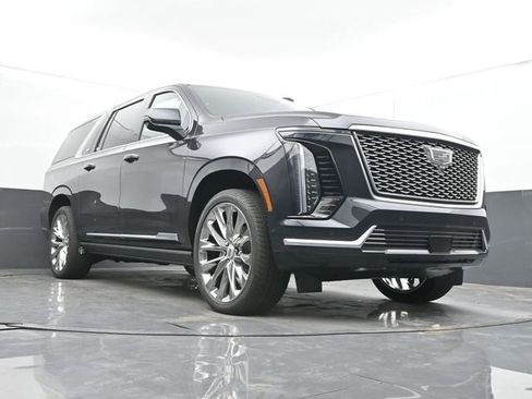 New 2026 Cadillac Escalade ESV Luxury w/ LPO, Radiant Package AWD/4WD image 43
