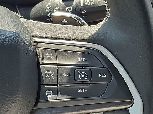 Used 2023 Jeep Grand Cherokee L Limited AWD/4WD image 22