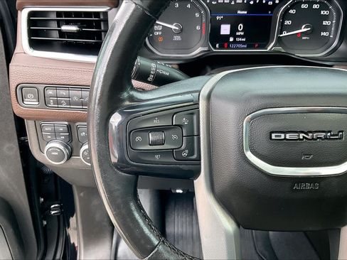 Used 2021 GMC Yukon XL Denali w/ Denali Premium Package AWD/4WD image 24