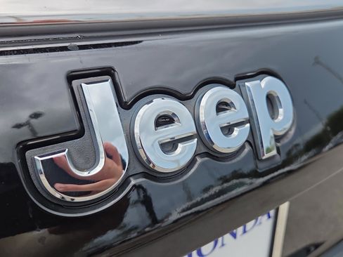 Used 2020 Jeep Compass Latitude FWD image 37