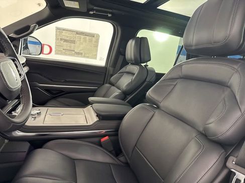 New 2025 Lincoln Navigator Reserve w/ Jet Appearance Package image 13