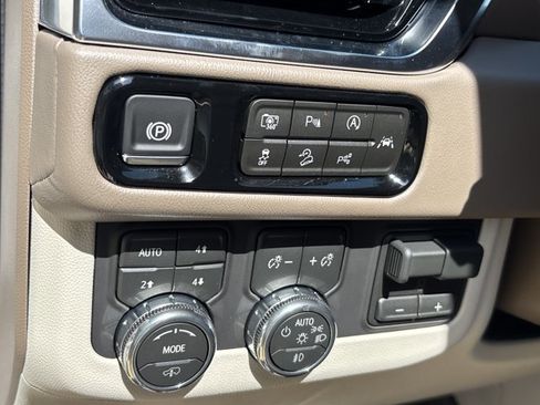 New 2026 GMC Yukon XL Denali w/ Denali Reserve Package AWD/4WD image 28