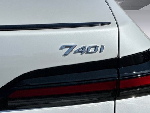 New 2025 BMW 740i image 12