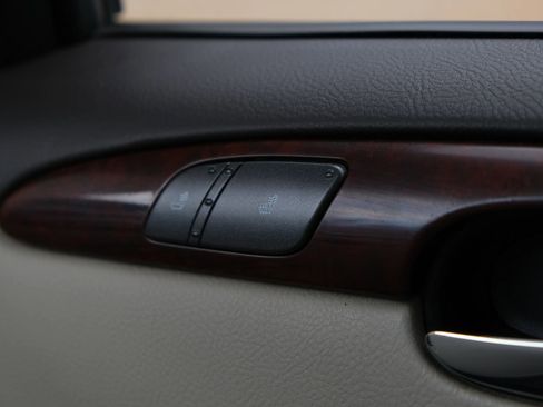 Used 2009 Buick Lucerne CXL w/ Driver Confidence Package image 40