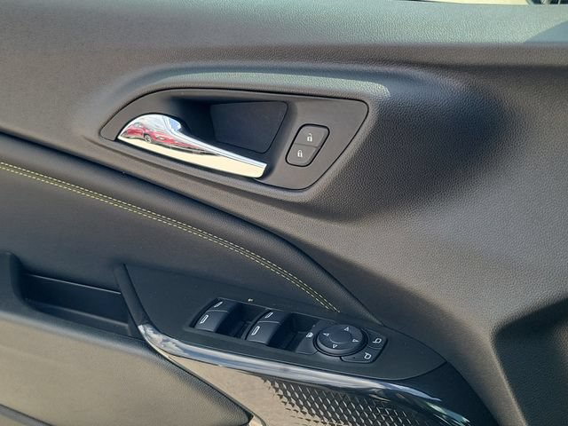 Used 2025 Chevrolet Trax LT FWD image 17