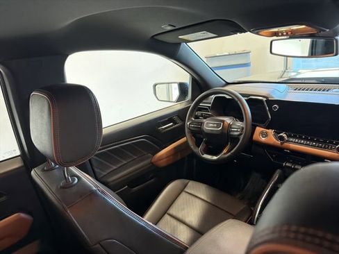 Used 2025 GMC Canyon AT4 w/ AT4 Premium Package image 31