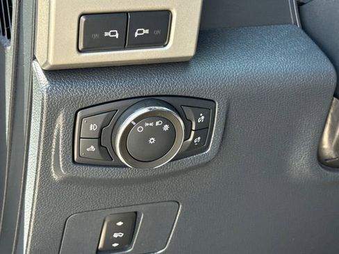Used 2022 Ford F250 Lariat w/ Lariat Value Package AWD/4WD image 22