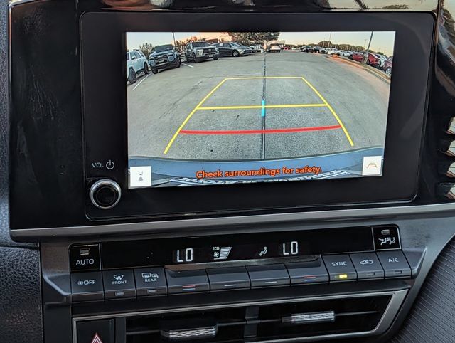 Used 2025 Toyota Camry SE FWD image 18