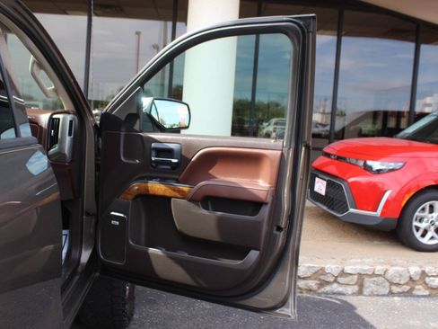 Used 2014 Chevrolet Silverado 1500 High Country w/ High Country Premium Package AWD/4WD image 19