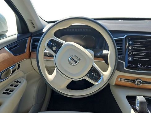 Used 2022 Volvo XC90 T8 Inscription Expression w/ Climate Package image 12