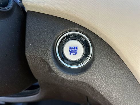 Used 2018 Hyundai Santa Fe Sport w/ 2.4L Value Package 02 image 32