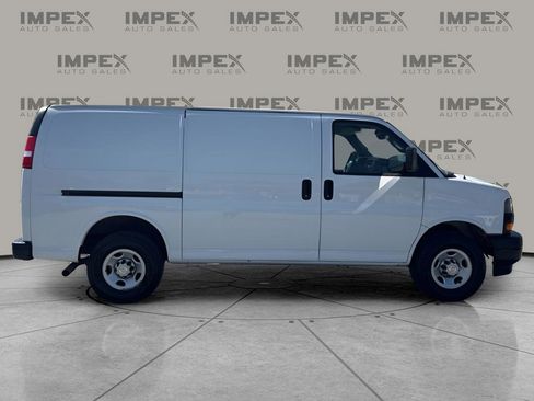 Used 2021 Chevrolet Express 2500 w/ Driver Convenience Package RWD image 6