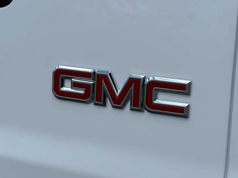 New 2025 GMC Savana 3500 Extended w/ Driver Convenience Package image 18