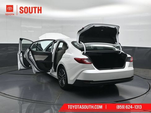 Used 2025 Toyota Camry XLE AWD/4WD image 54