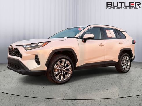 Used 2025 Toyota RAV4 XLE Premium FWD image 2