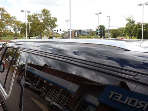 New 2025 Chevrolet Suburban Premier image 35