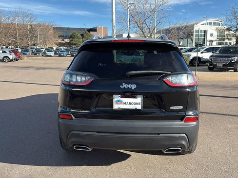 Used 2019 Jeep Cherokee Latitude Plus w/ Comfort/Convenience Group image 5