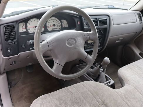 Used 2003 Toyota Tacoma 4x4 Regular Cab image 14
