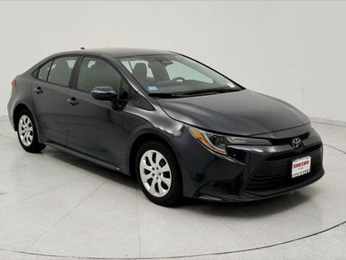 Certified 2025 Toyota Corolla LE FWD image 1
