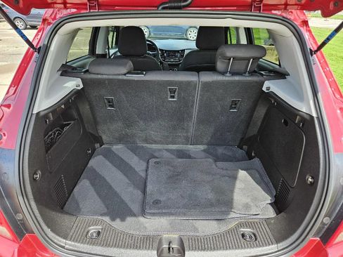 Used 2020 Chevrolet Trax LT AWD/4WD image 18