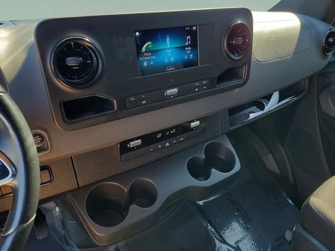 Used 2021 Mercedes-Benz Sprinter 144 Cargo image 15