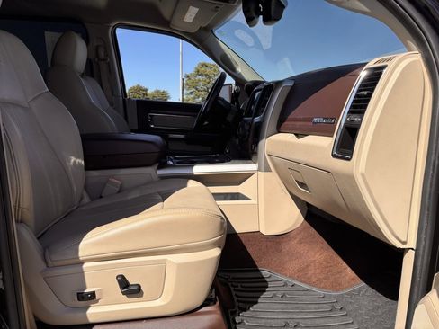 Used 2018 RAM 2500 Laramie w/ Convenience Group image 21