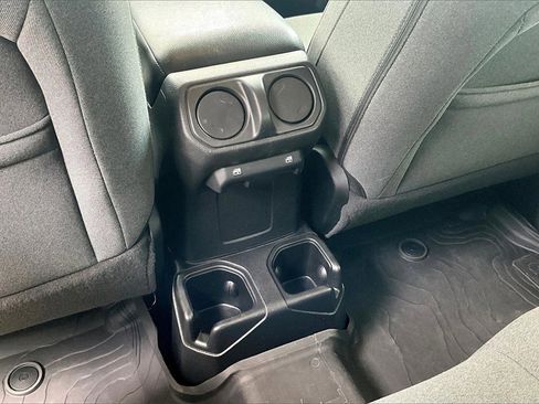 Used 2024 Jeep Wrangler Sport S image 17