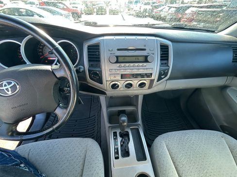 Used 2006 Toyota Tacoma 4x4 Access Cab V6 image 6