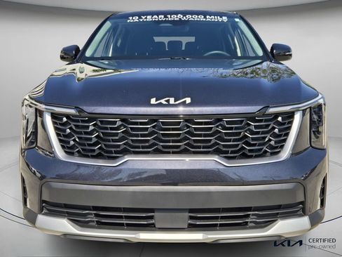 Certified 2025 Kia Sorento LX image 5