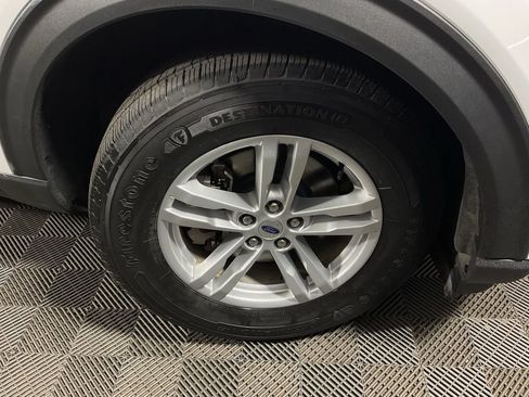 Used 2022 Ford Explorer XLT AWD/4WD image 39