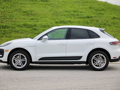 Certified 2026 Porsche Macan AWD/4WD image 3