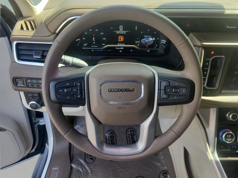 Used 2023 GMC Yukon XL Denali image 27