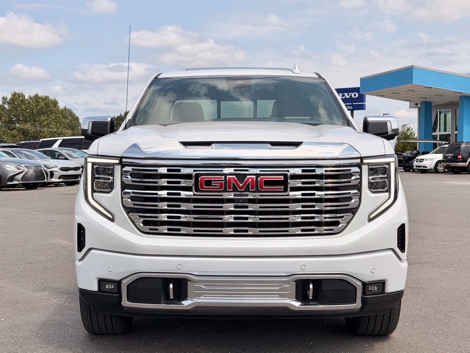Used 2023 GMC Sierra 1500 Denali AWD/4WD image 5