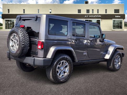 Used 2017 Jeep Wrangler Unlimited Rubicon w/ Cold Weather Group image 3