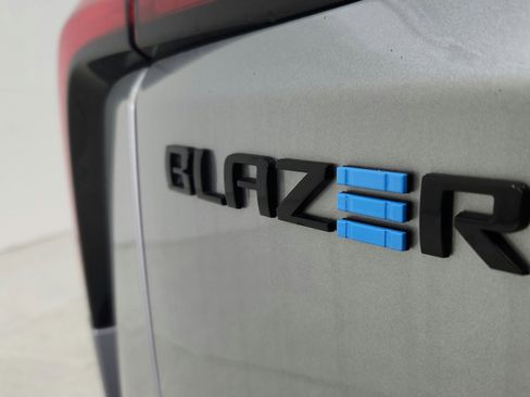 New 2025 Chevrolet Blazer EV RS image 29
