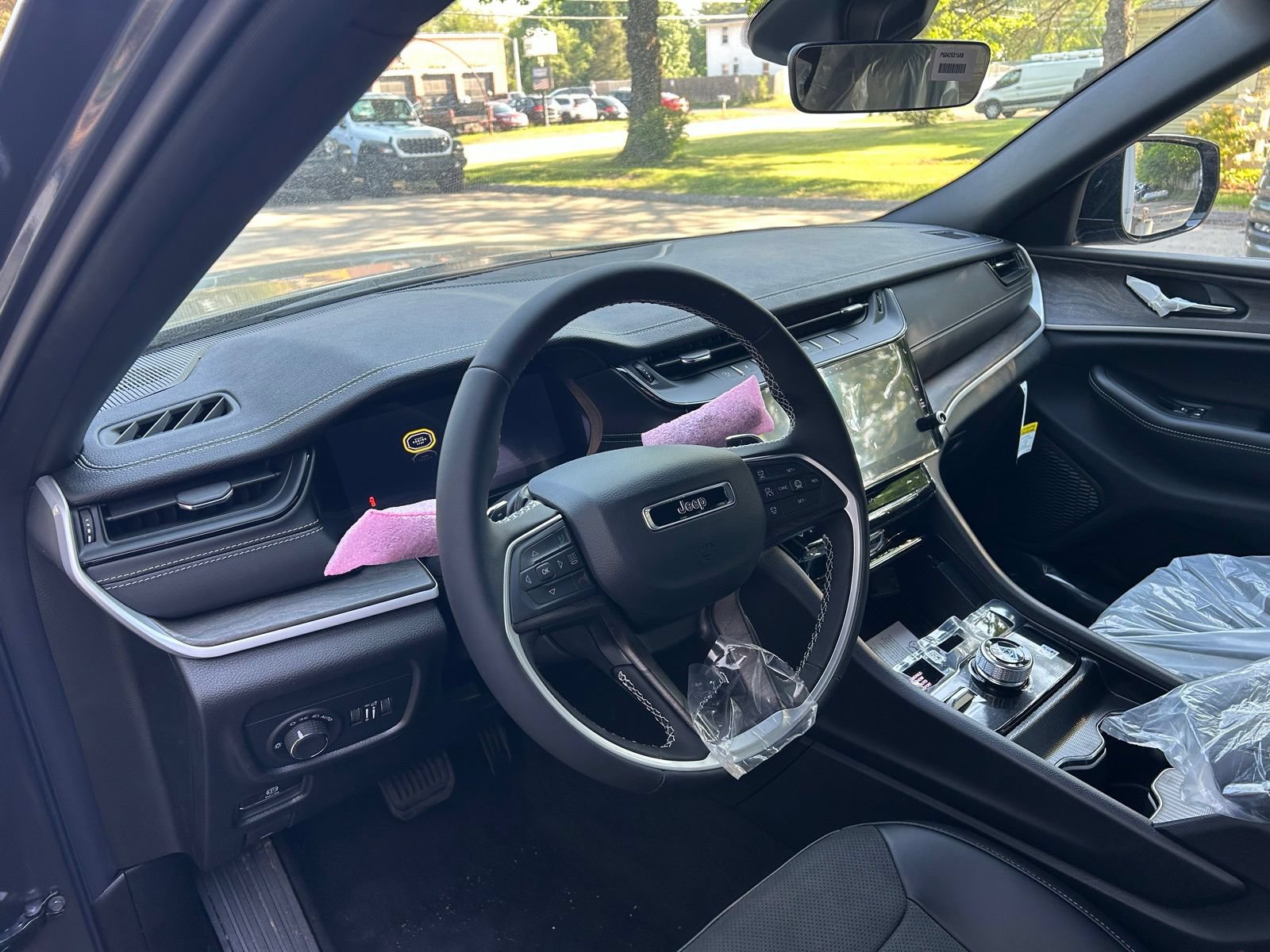 New 2026 Jeep Grand Cherokee L 4WD image 12