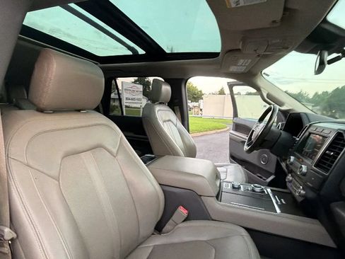 Used 2018 Ford Expedition Limited w/ Equipment Group 301A AWD/4WD image 61
