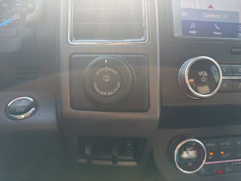 Used 2021 Ford Expedition Max XLT image 22