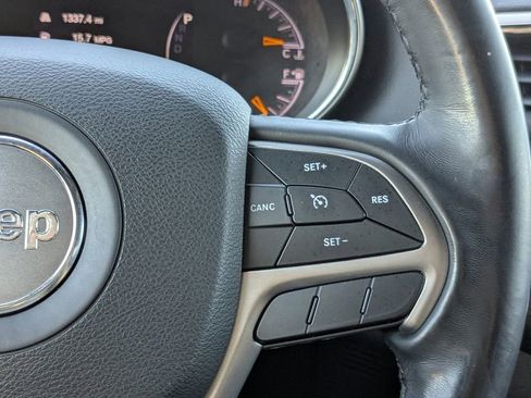 Used 2020 Jeep Grand Cherokee Laredo w/ 18" Wheel & 8.4" Radio Group image 26