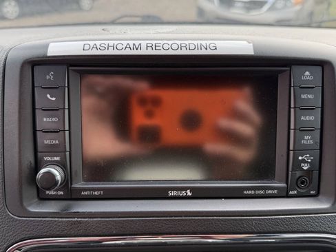 Used 2017 Dodge Grand Caravan SXT FWD image 34