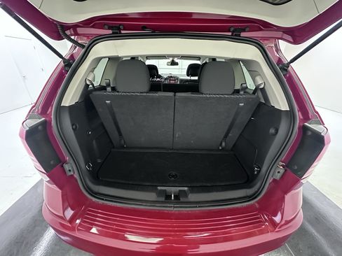 Used 2019 Dodge Journey SE FWD image 29
